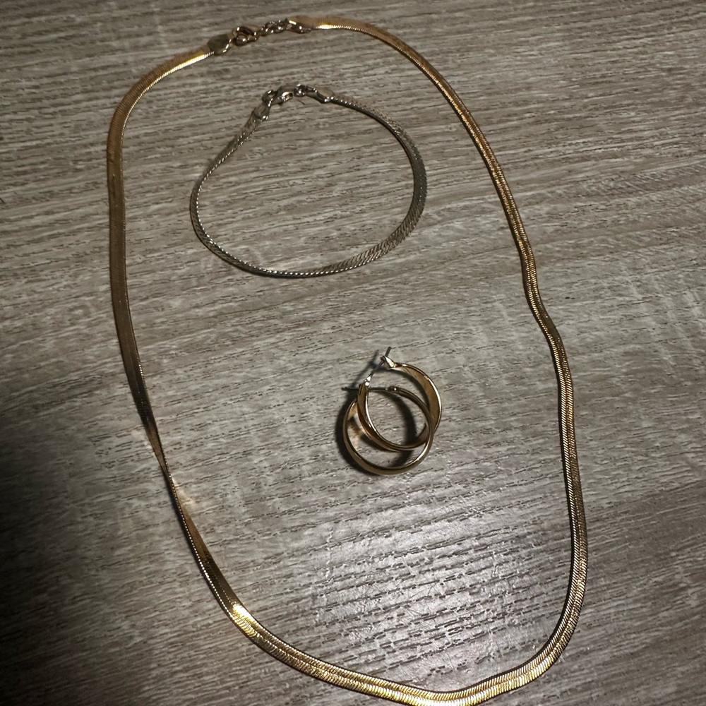 Elegant Gold-Tone Jewelry Set